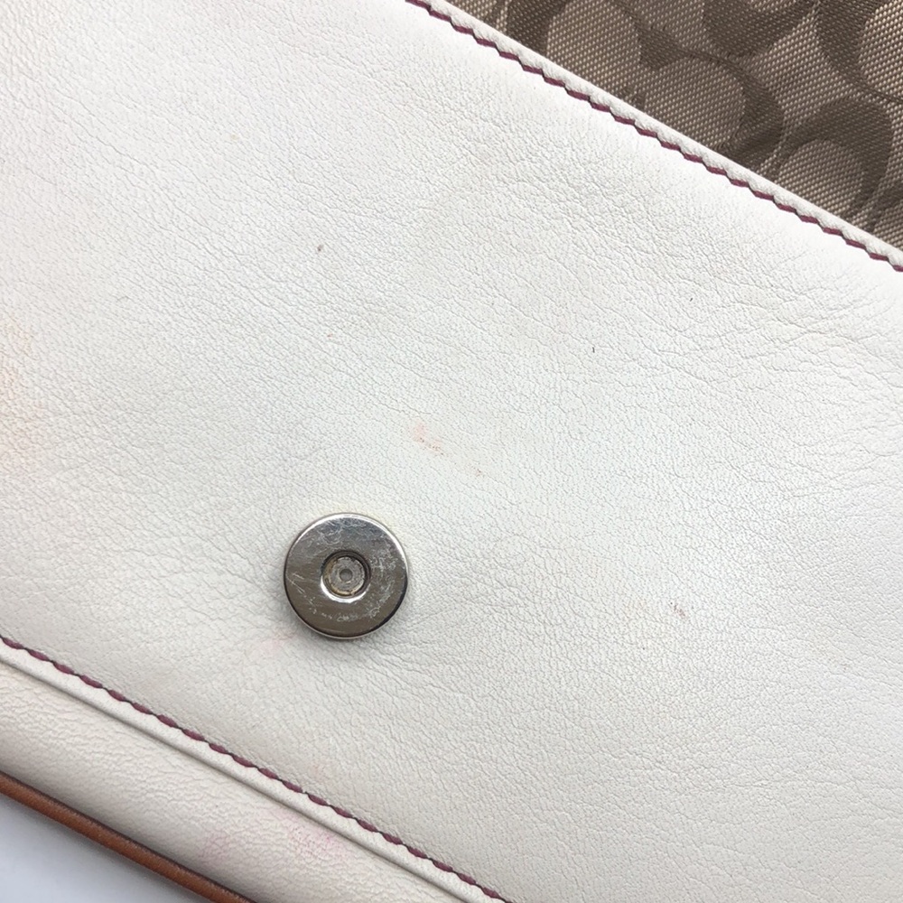 COACH White Saddle Leather Wristlet Buckle Flap Clutch. VTG - Picture 15 of 16